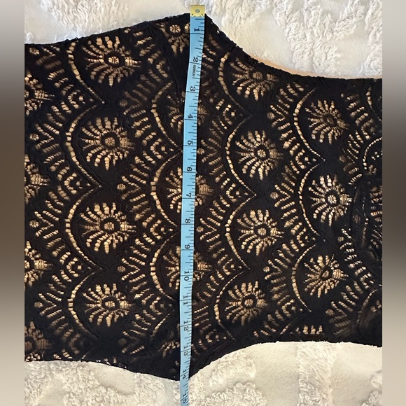 GORGEOUS BLACK LACE MOCK TURTLE MINI-DRESS W/CUT-OUT BACK & BUTTON DETAILS, SZ S - Picture 6 of 6